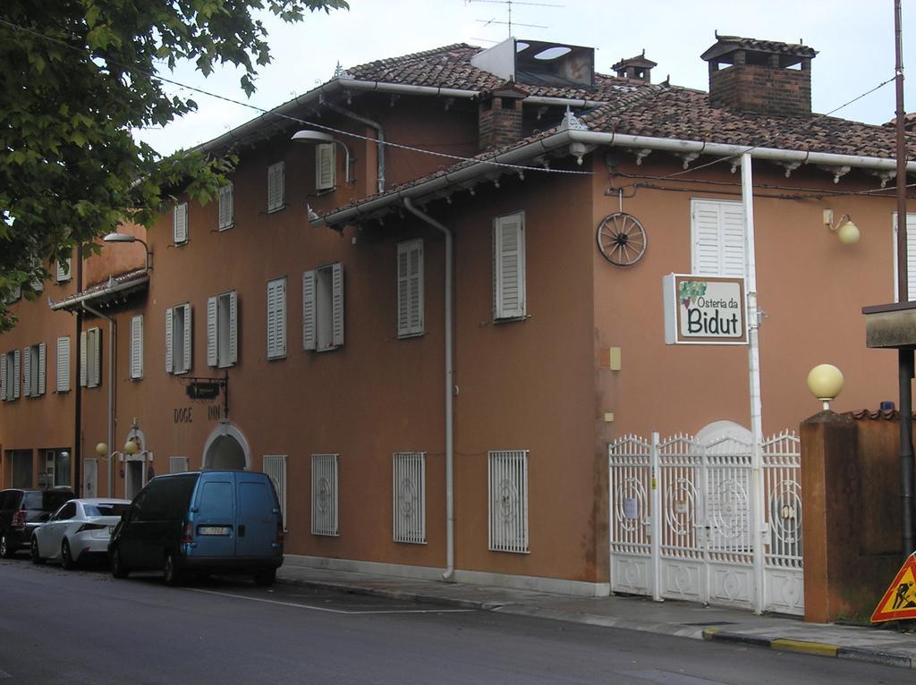 Doge Inn Ronchi Dei Legionari Buitenkant foto